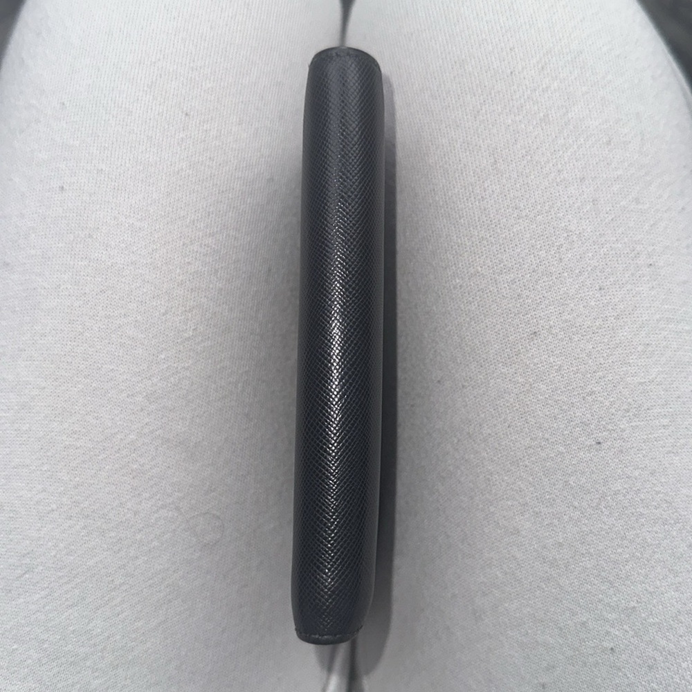 Prada Black Saffiano Leather Wallet damaged - Picture 4 of 13